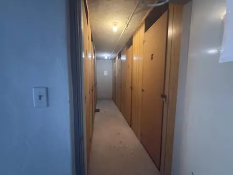 Entry Way - 625 Oaks Dr #305, Pompano Beach, FL 33069 photo 3 of 6