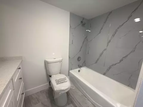 Bath - 625 Oaks Dr #305, Pompano Beach, FL 33069 photo 2 of 5