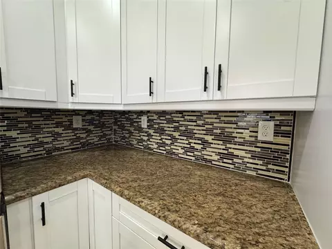 Kitchen - 749 SW 3rd Ave, Pompano Beach, FL 33060 photo 3 of 4