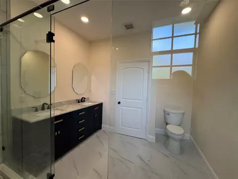 Bath - 749 SW 3rd Ave, Pompano Beach, FL 33060 photo 6 of 10