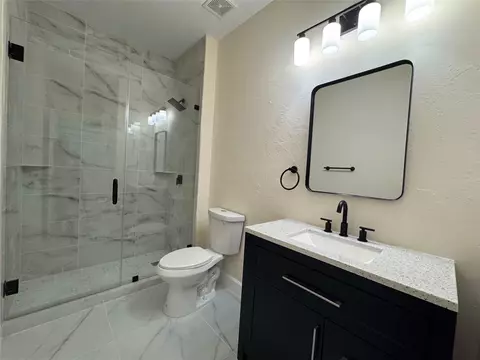 Bath - 749 SW 3rd Ave, Pompano Beach, FL 33060 photo 8 of 10