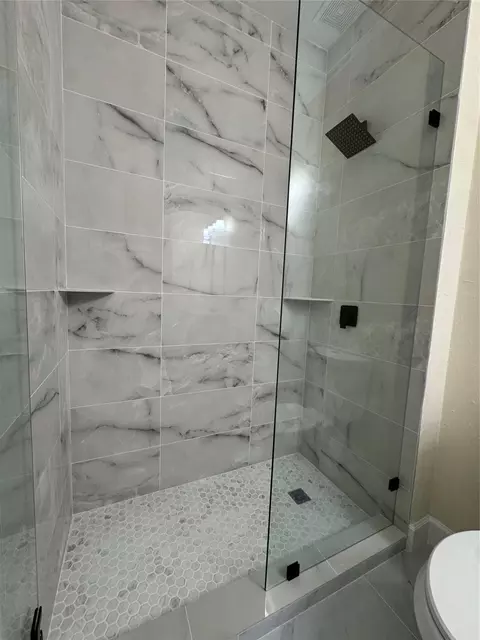 Bath - 749 SW 3rd Ave, Pompano Beach, FL 33060 photo 9 of 10