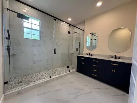 Bath - 749 SW 3rd Ave, Pompano Beach, FL 33060 photo 7 of 10