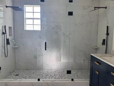 Bath - 749 SW 3rd Ave, Pompano Beach, FL 33060 photo 4 of 10
