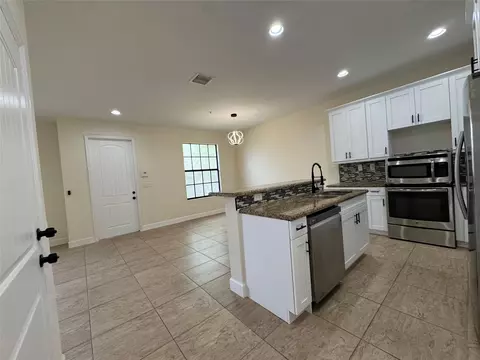 Kitchen - 749 SW 3rd Ave, Pompano Beach, FL 33060 photo 1 of 4