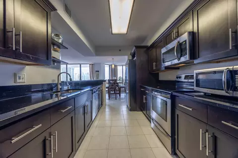 Kitchen - 1401 S Ocean Blvd #503, Boca Raton, FL 33432 photo 2 of 4