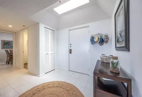 Entry Way - 1401 S Ocean Blvd #503, Boca Raton, FL 33432 photo 1 of 1