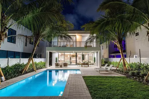 721 Lake Ave N, Delray Beach, FL 33483
