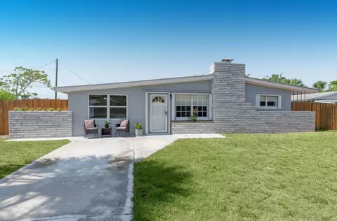 1036 NE Terrace Way, Jensen Beach, FL 34957