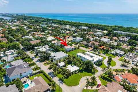 299 NE Wavecrest Ct, Boca Raton, FL 33432