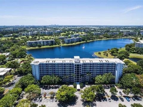 2900 N Course Dr, Pompano Beach, FL 33069