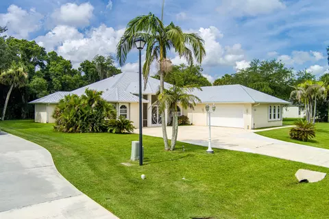 2305 Winding Creek Ln, Fort Pierce, FL 34981