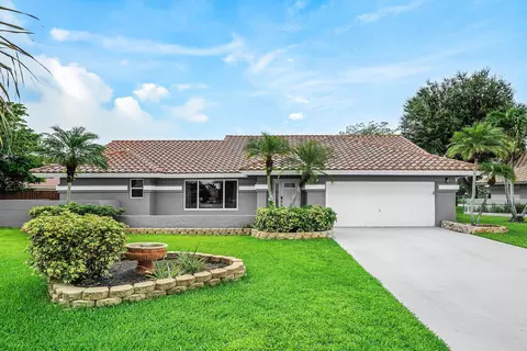 5781 Laurel Green Cir, Boynton Beach, FL 33437