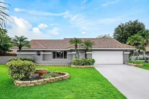 5781 Laurel Green Cir, Boynton Beach, FL 33437