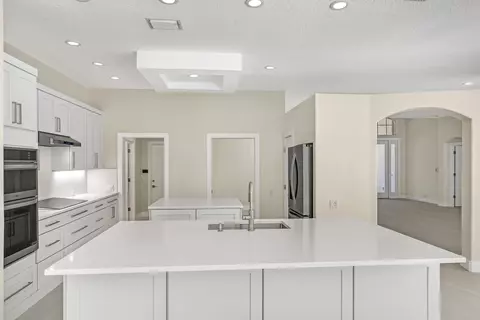 Kitchen - 121 Olympus Way, Jupiter, FL 33477 photo 3 of 6