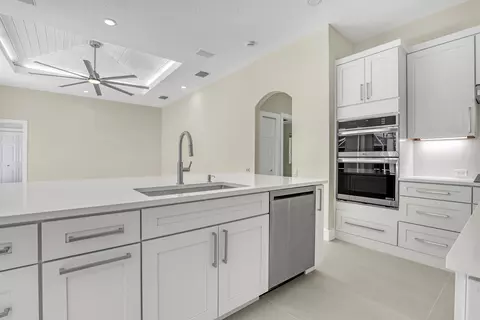 Kitchen - 121 Olympus Way, Jupiter, FL 33477 photo 5 of 6
