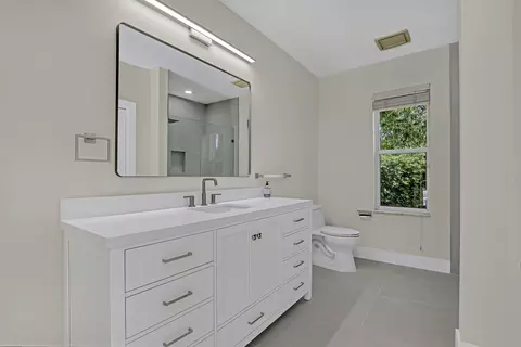 Bath - 121 Olympus Way, Jupiter, FL 33477 photo 5 of 6