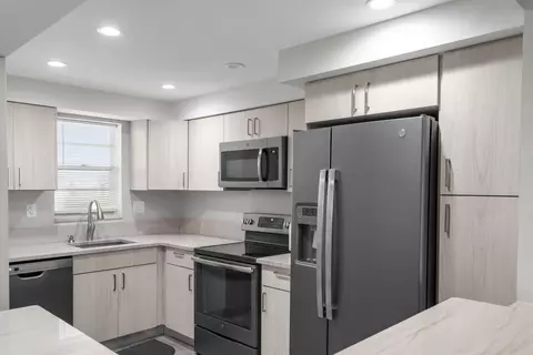 3150 W Rolling Hills Cir #704, Davie, FL 33328