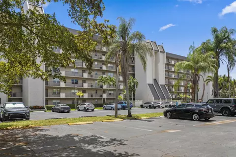 3150 W Rolling Hills Cir #704, Davie, FL 33328