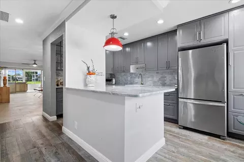 1395 SW 27th Ave #102, Delray Beach, FL 33445