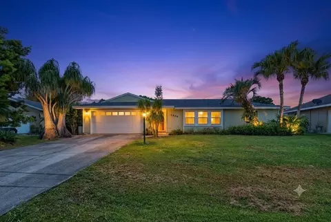1556 SE Sinbad Ave, Port Saint Lucie, FL 34952