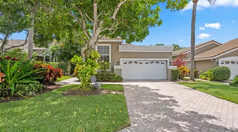 4706 Carlton Golf Dr, Lake Worth, FL 33449