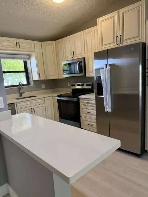 2650 Greenwood Ter #2220, Boca Raton, FL 33431