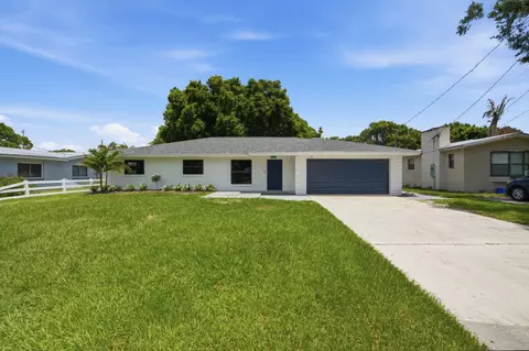 1124 Club Dr, Fort Pierce, FL 34982