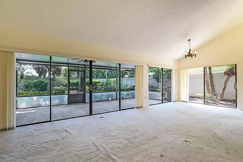 Living - 137 Seashore Dr, Jupiter, FL 33477 photo 3 of 4