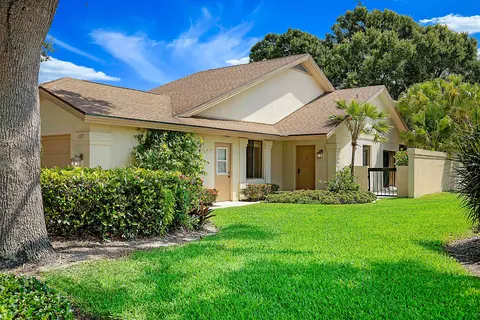 Exterior - 137 Seashore Dr, Jupiter, FL 33477 photo 5 of 6