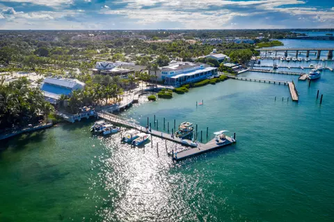 View/Area - 137 Seashore Dr, Jupiter, FL 33477 photo 10 of 11