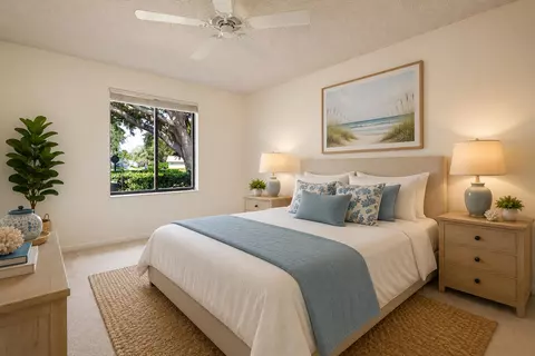 Bedroom - 137 Seashore Dr, Jupiter, FL 33477 photo 4 of 8