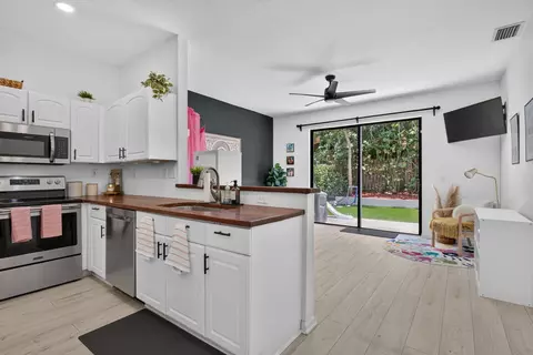 Kitchen - 5809 Eagle Cay Ln, Coconut Creek, FL 33073 photo 1 of 4
