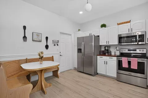 Kitchen - 5809 Eagle Cay Ln, Coconut Creek, FL 33073 photo 4 of 4