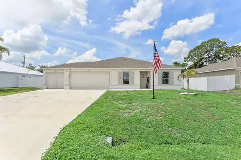 1556 SW Crater Ave, Port Saint Lucie, FL 34953