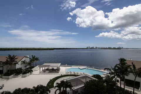 100 Lakeshore Dr #458, North Palm Beach, FL 33408