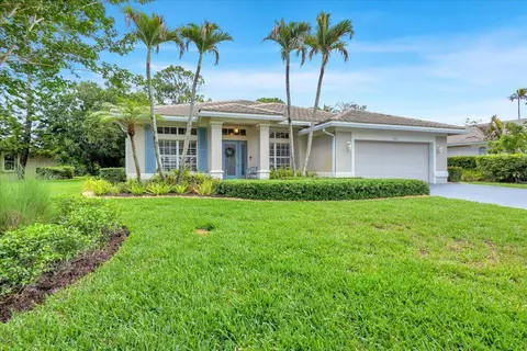 7714 SE Mammoth Dr SE, Hobe Sound, FL 33455