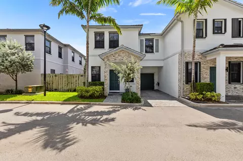 2820 SW 17th Ave, Fort Lauderdale, FL 33315