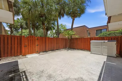 Exterior - 2716 27th Ct, Jupiter, FL 33477 photo 5 of 7