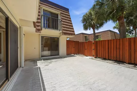 Exterior - 2716 27th Ct, Jupiter, FL 33477 photo 4 of 7