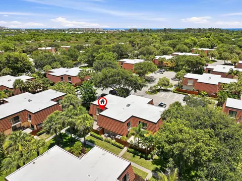 View/Area - 2716 27th Ct, Jupiter, FL 33477 photo 2 of 8