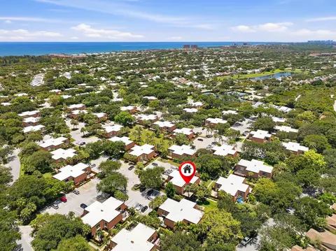 View/Area - 2716 27th Ct, Jupiter, FL 33477 photo 4 of 8