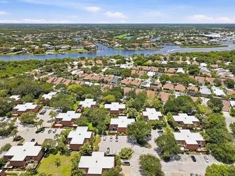 View/Area - 2716 27th Ct, Jupiter, FL 33477 photo 5 of 8