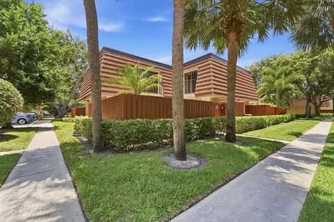 Exterior - 2716 27th Ct, Jupiter, FL 33477 photo 2 of 7
