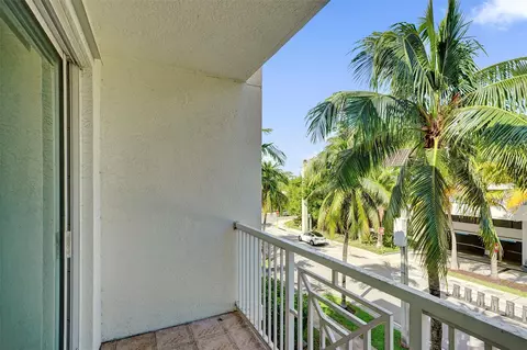 Exterior - 9172 Collins Ave #302, Surfside, FL 33154 photo 2 of 9