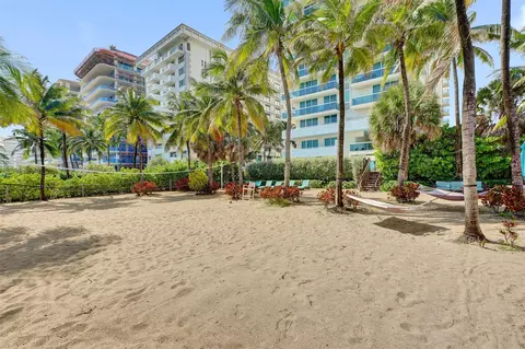 Exterior - 9172 Collins Ave #302, Surfside, FL 33154 photo 8 of 9