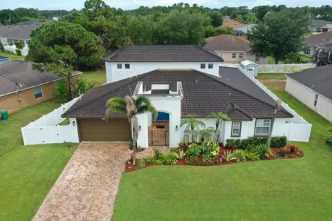 6008 NW Winfield Dr, Port Saint Lucie, FL 34986