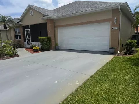 981 NW Tuscany Dr, Port Saint Lucie, FL 34986