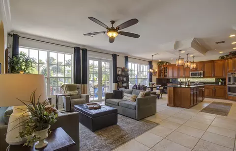 Living - 4040 NE 25th Ave, Lighthouse Point, FL 33064 photo 4 of 4