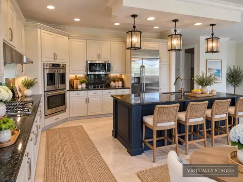 Kitchen - 4040 NE 25th Ave, Lighthouse Point, FL 33064 photo 2 of 3